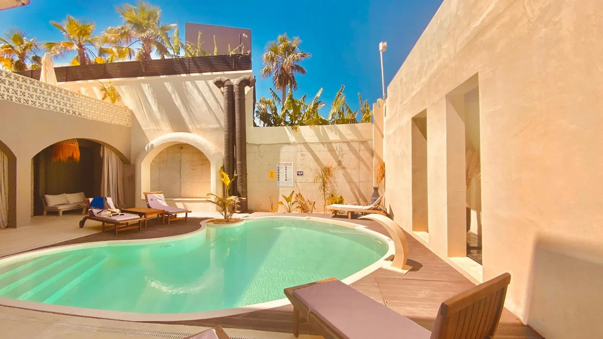Hotel No908 Sunset Bar Çeşme